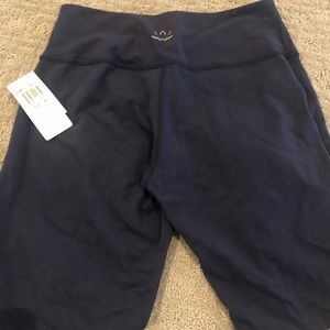 Beyond Yoga cropped leggings. New!